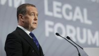 Как Дмитрий Медведев се превърна от приятел на Запада в злодей 