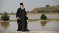 Прощаваме се с отец Иван от Нови хан