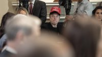 Акционери поискаха Мъск да работи минимум 40 часа на седмица, за да спаси Tesla