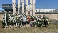 В кадър: Бургас почете жертвите на атентата на летище "Сарафово"