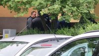 Трагедията в Благоевград: Теглилки за дрога намерени в апартамента на 17-годишното момче