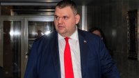 Делян Пеевски дава сигнал срещу Костадинов в прокуратурата