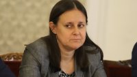 Възрастен е помогнал на децата да се качат върху 200-метровия кран?