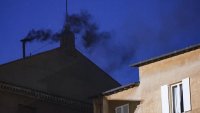 Четири гласувания на конклава за избор на папа ще има днес