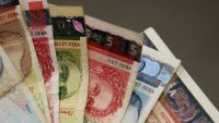 Парите в обращение у нас намалели за първи път от 2010 г.