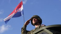 На Балканите тече надпревара във въоръжаването, Хърватия и Сърбия си мерят парадите