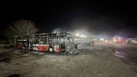 Кметът на Костинброд за изгорелите автобус: Бяха транспортно бижу