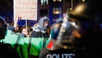 Полицията прекрати пропалестински протест в Берлин след сблъсъци 