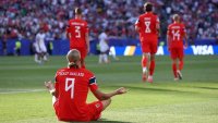 Сине майчин: Защо Холанд смени името на гърба на фланелката си