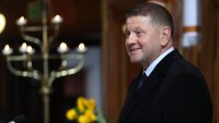 Генерал, пратеник или бъдещ президент на Украйна? Валерий Залужни чака в Лондон