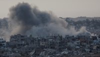 Най-малко 100 загинаха при израелски удари в ивицата Газа
