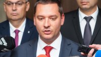 "Възраждане": Правителството да си ходи, не се справя с корупцията