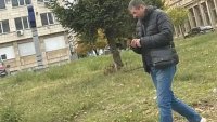Кой е мъжът, разголил се пред деца в София?