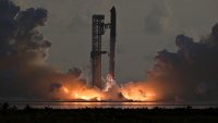 Историческо: С един спрял двигател мегаракетата Starship стигна орбита ВИДЕО