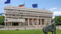 МВнР: Българите във Великобритания и Северна Ирландия да избягват масово струпване на хора
