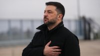 Корупционният скандал в Украйна засилва натиска върху „номер две“ на Зеленски