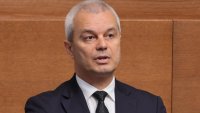 Костадинов: Ако Атанасова има политически морал, трябва да подаде оставка