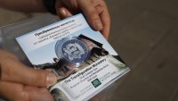 Опашка пред БНБ за колекционерска монета "Преображенски манастир" (СНИМКИ)