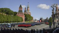 НА ЖИВО: Парадът за Деня на победата започна, ще атакува ли Украйна? 