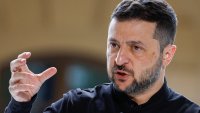 Русия е започнала струпване на войски в някои участъци