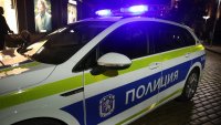Задържаха двама молдовци, превозвали бежанци край Бургас