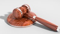 Осъдиха 88-годишен мъж, опитал да внесе наркотик на внука си в затвора