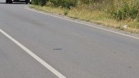 Автобус и кола се удариха, затвориха пътя между Севлиево и Балван