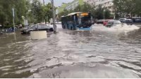 Ситуацията в Русе е усложена заради продължаващия силен дъжд ВИДЕО