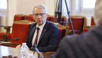 Денков: "Голямото момче" е отпред, Борисов е на втора линия