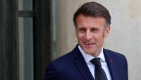 Мръсна кърпичка, торбичка кокаин: Какво скри Макрон във влака за Украйна? ВИДЕО
