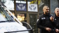 ПБ гони ДПС от централата на &ldquo;Врабча&ldquo; 23, предоставя сградата на НАП ВИДЕО