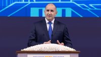 Радев с ирония към Борисов: От пътуване не мога да празнувам рождения си ден