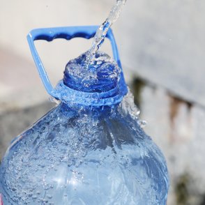 Скъпи Дядо Коледа, пожелавам си да имаме вода… Как водният ад в Плевен променя животи?