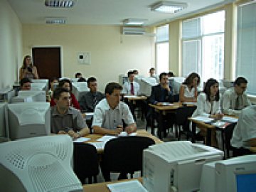 УНСС въвежда атестация на преподавателите си