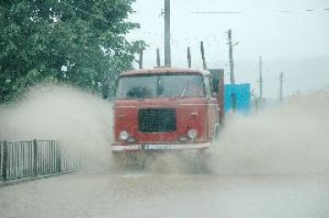 Обстановката в страната все още е тежка, пътищата са непроходими