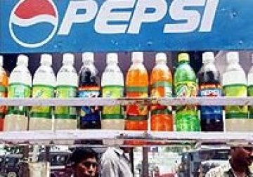 Глобиха Pepsi с $400 заради презерватив в бутилка