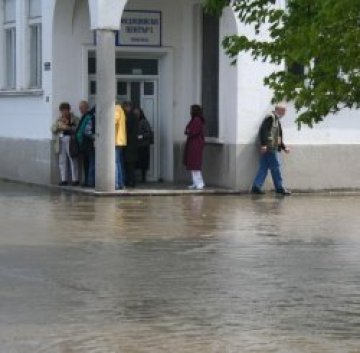 Дунав се скри, почна се масово чистене и лъскане