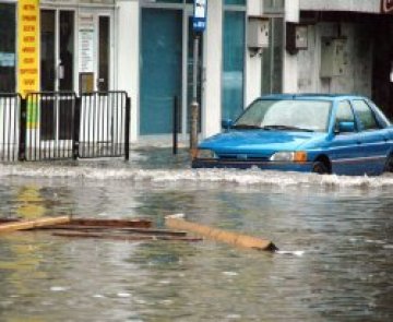 Тридесет и два декара от северния плаж в Бургас са под вода