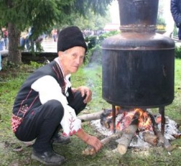 Нов гайд за България съветва туристи да пият парцуца