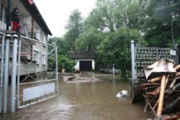 Бедствено положение в Трудовец. Дъждът удави къщи и животни