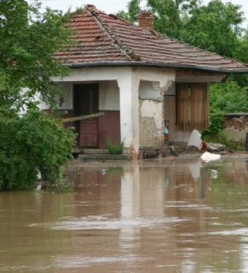 Потоп! Четирима загинали, петима безследно изчезнали в Цар Калоян