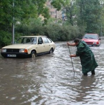 След жегите, дъждът удави България