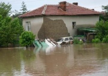 Раздават ваксини в Цар Калоян, бедственото положение остава