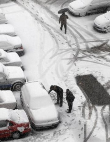 Десетки села без ток и вода след бурите