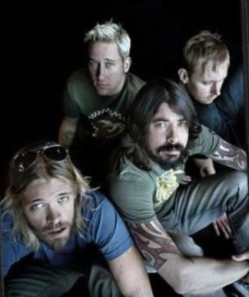 Foo Fighters търсят неизвестен музикант да свири с тях