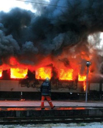 Три жертви и девет обгазени при пожар във влак*