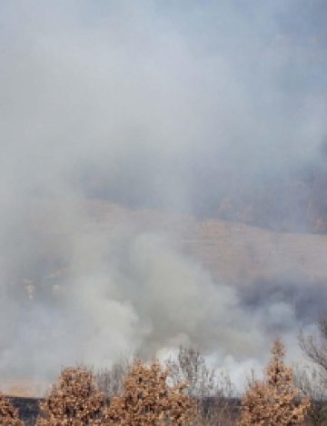 Сметището в Перник продължава да гори, два квартала са обгазени