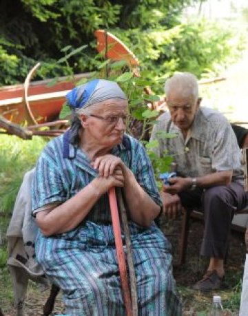 Адвокат и секретарка мамят самотни старци с имоти