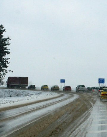 Пътищата в страната са мокри