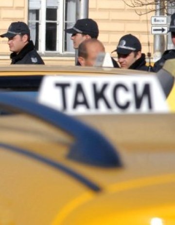 Таксиджия отвлича, насилва и бие 15-годишен от Коджакафалията